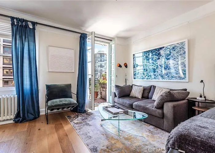Ocean View Studio Near Convention Center And Beach