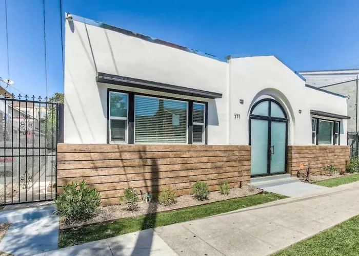 Long Beach Studio Suites