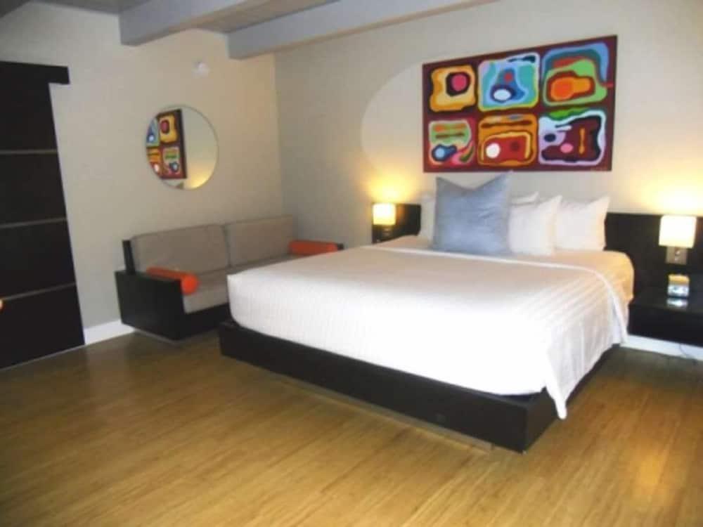 Current Hotel
