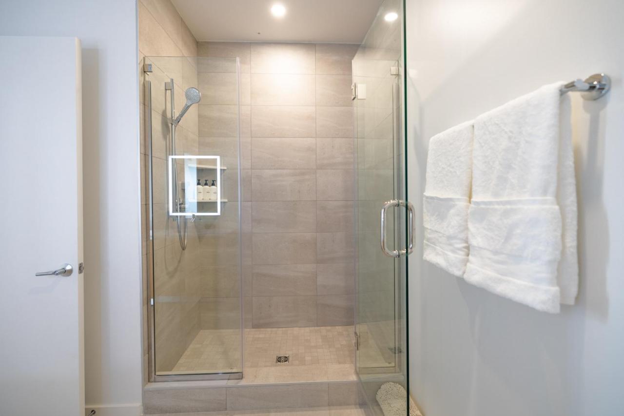 @ Marbella Lane - Sleek Corner Ocean View Apartment *