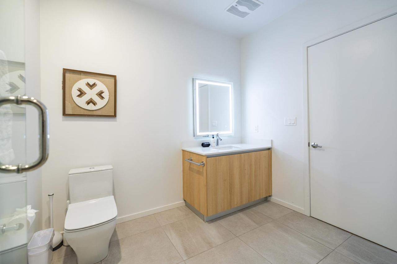 Apartment @ Marbella Lane - Sleek Corner Ocean View Long Beach