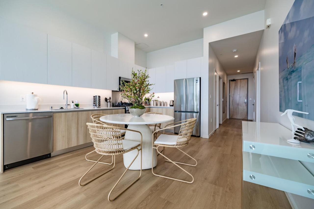 @ Marbella Lane - Sleek Corner Ocean View Apartment *