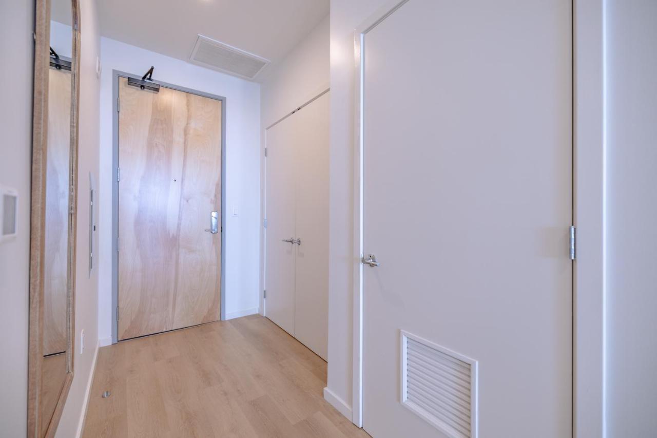 @ Marbella Lane - Sleek Corner Ocean View Apartment *