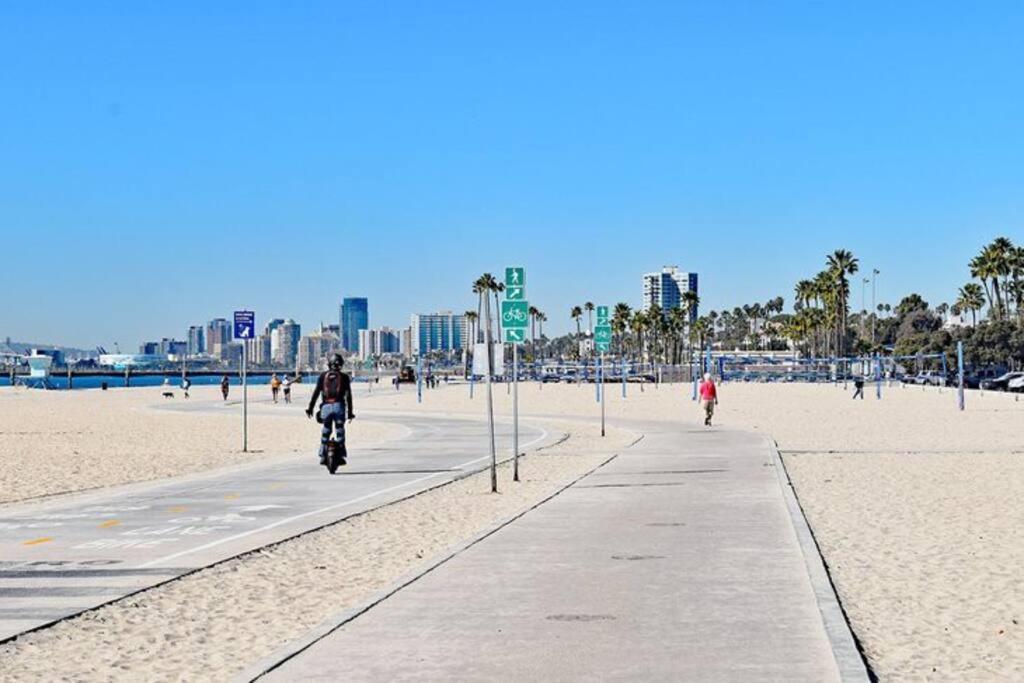 Apartment Ocean View Near Convention Center And