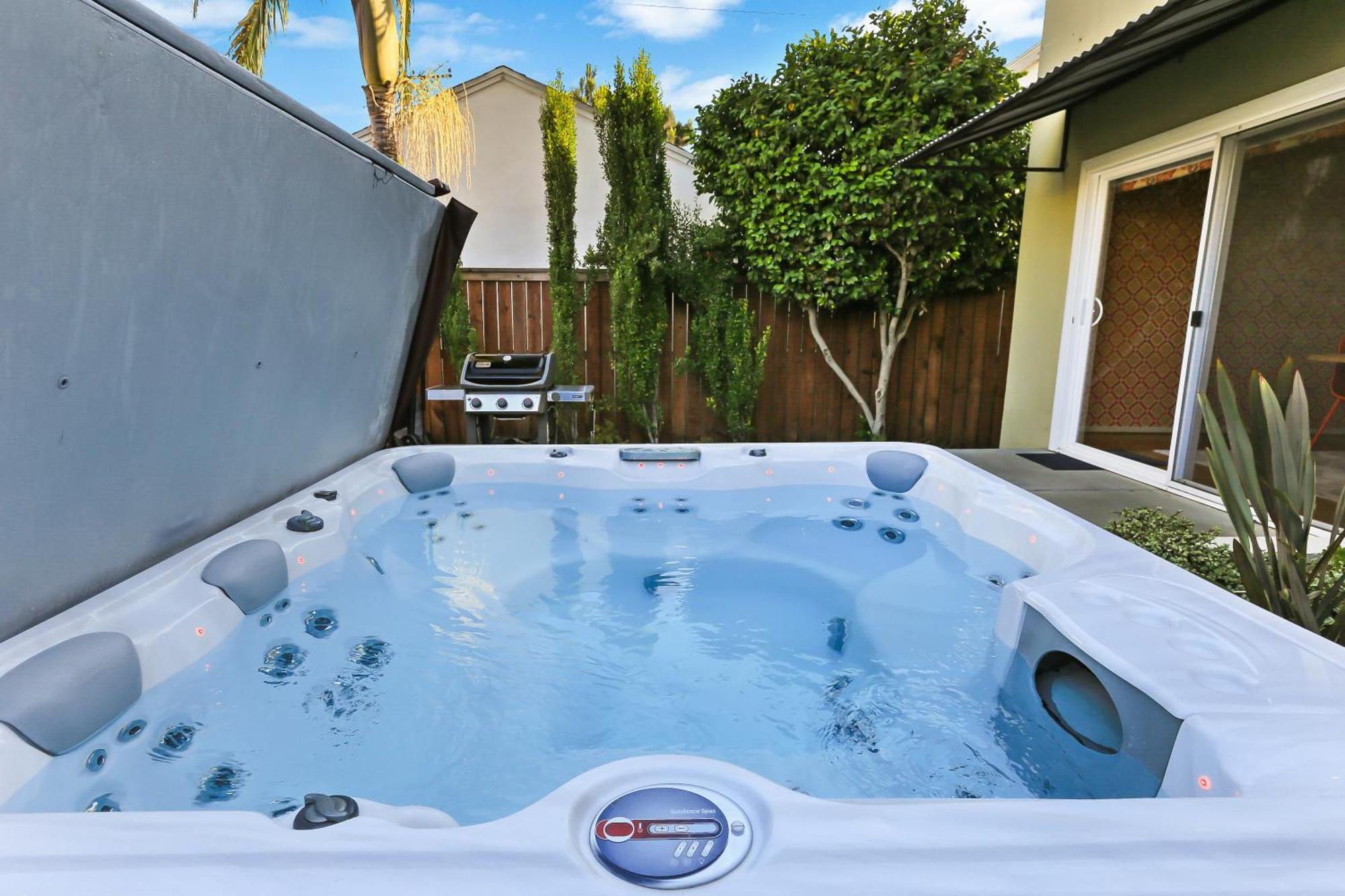 Villa * Hot Tub * Steps To