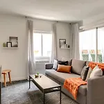 Sophisticated Long Beach Suite With Patio Dining And Parking Nrp21-00185