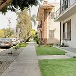 Sophisticated Long Beach Suite With Patio Dining And Parking Nrp21-00185