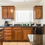 2Bd/2Ba In Belmont Shores! Close To Everything!