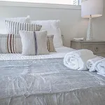 @ Marbella Lane - Alluring Home In Lbc 2Br