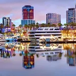 Beautiful Spacious 2 Bedroom, 2 Bathroom Condo