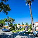 Long Beach Home Beautiful Private Area