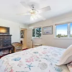 5747S - Large Oceanfront Deck & Cabana
