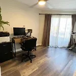 Sunny Retro Row Condo- Walk To Beach!
