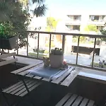 Sunny Retro Row Condo- Walk To Beach!
