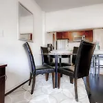 Global Luxury Suites At Seaside Way