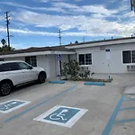 Pine Ave Inn