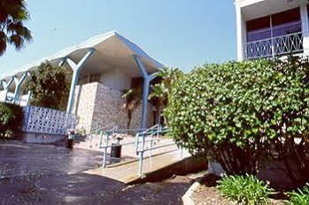 Seaport Marina Motel