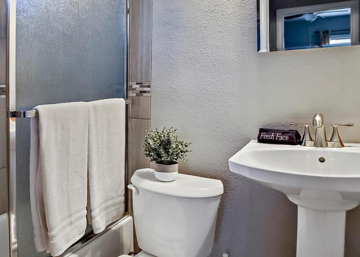Located In Historic District Mins To Downtown, Beaches & Convention Center *