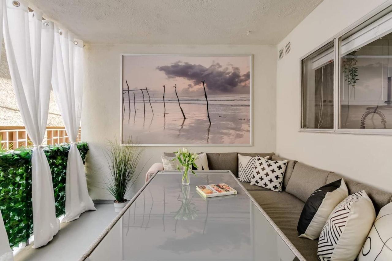 Sophisticated Long With Patio Dining And Parking Nrp21-00185 Daire *