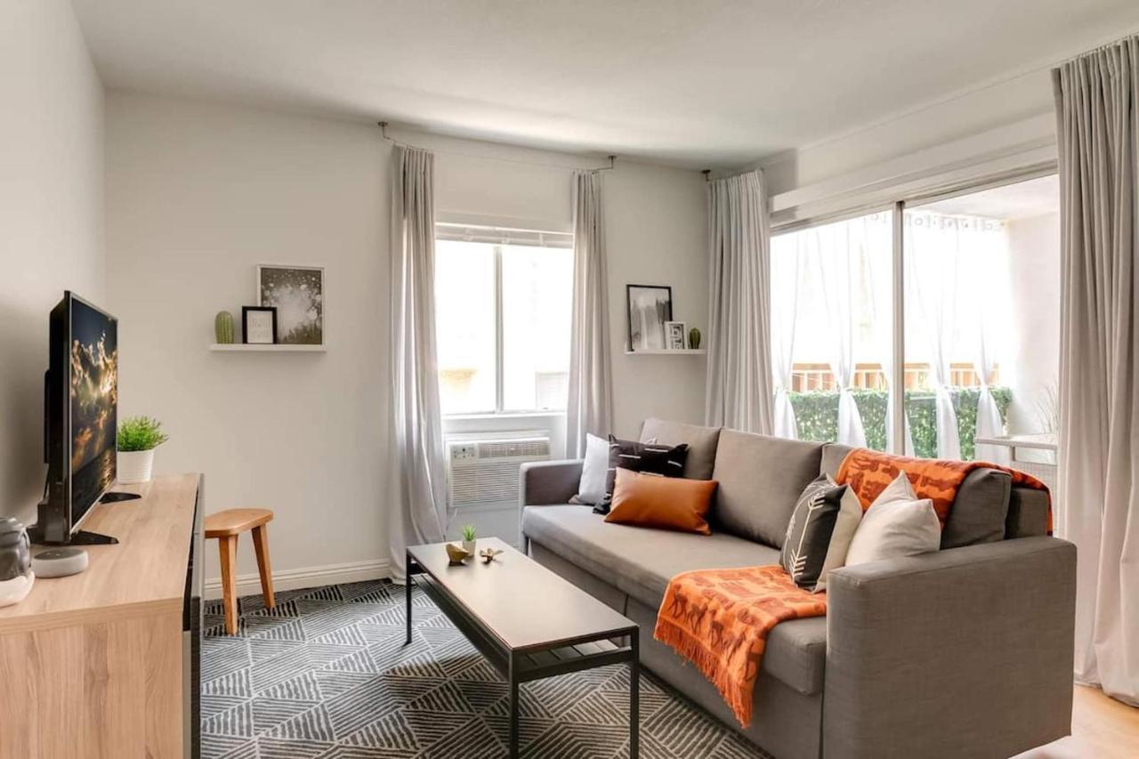 Sophisticated Long With Patio Dining And Parking Nrp21-00185 * Long Beach