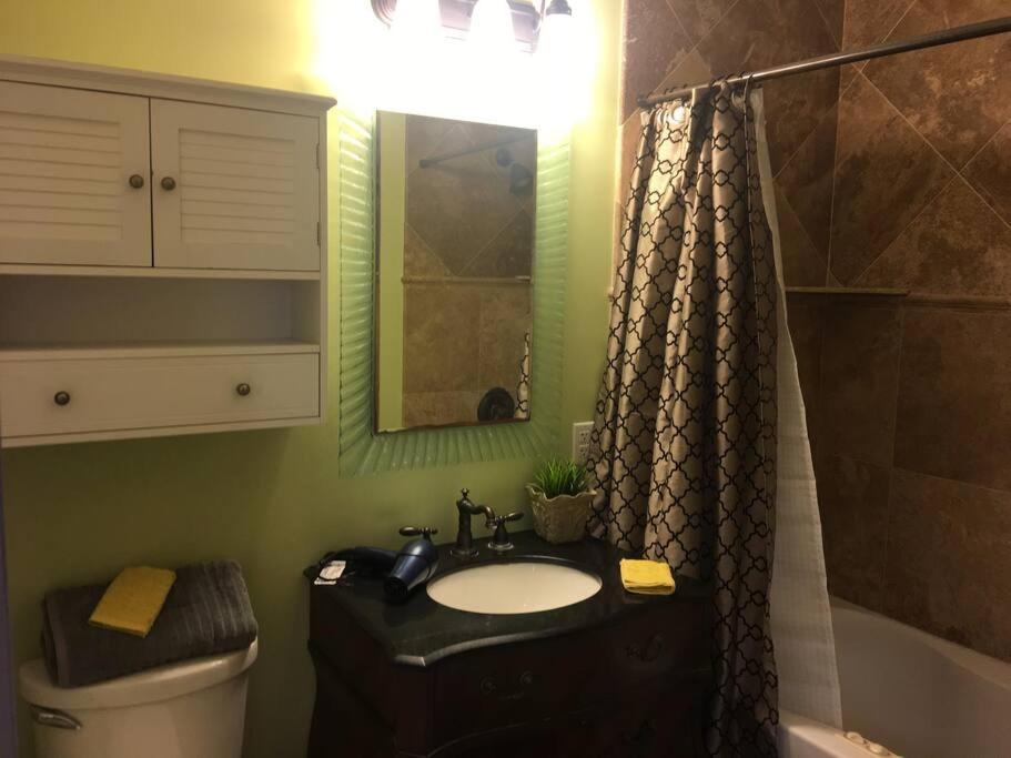 2bd/2ba In Belmont Shores! Close To Everything!