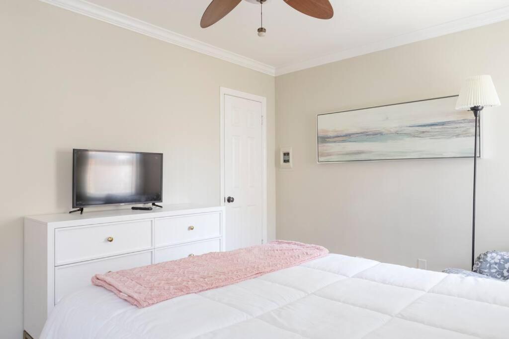 2bd/2ba In Belmont Shores! Close To Everything! *
