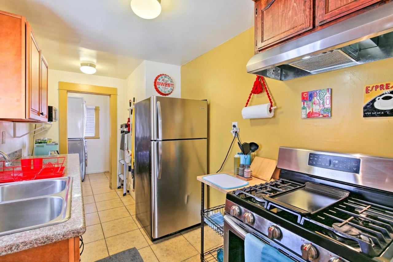 Colorful Long With Patio And Grill Holiday home