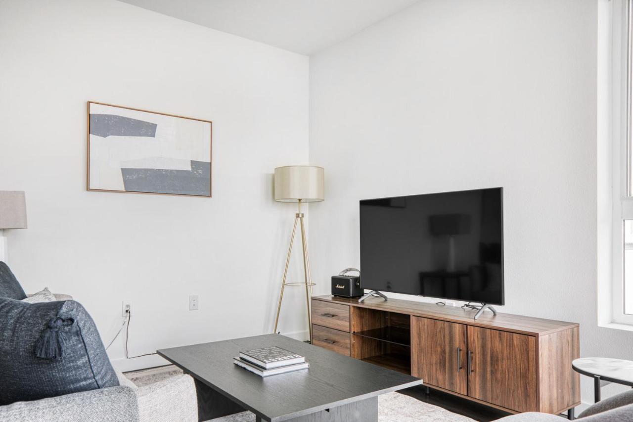 Long 2br W Gym Pool Nr Shops Bars Lax-619 Daire *