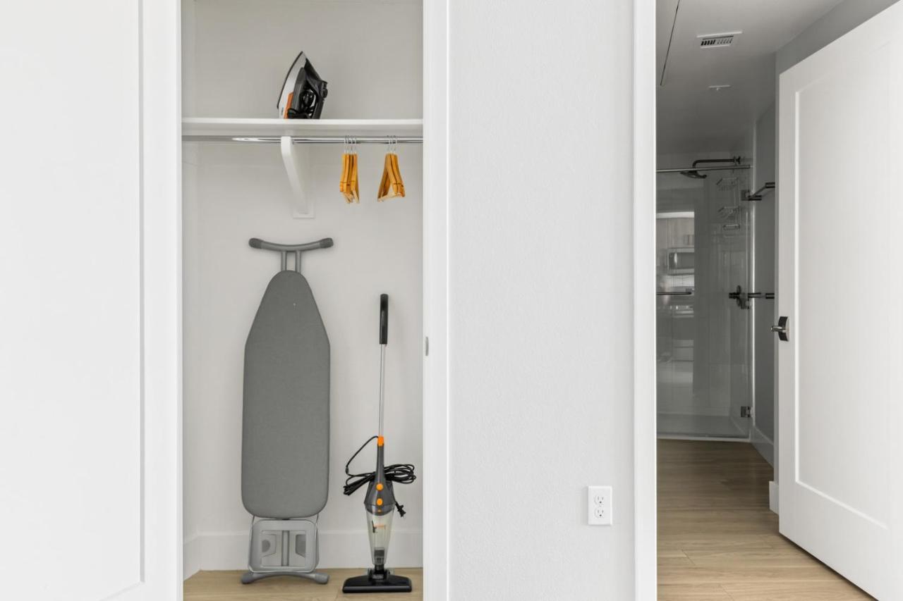 Long 1br W Pool Gym Nr Ocean Blvd Lax-741 * Long Beach