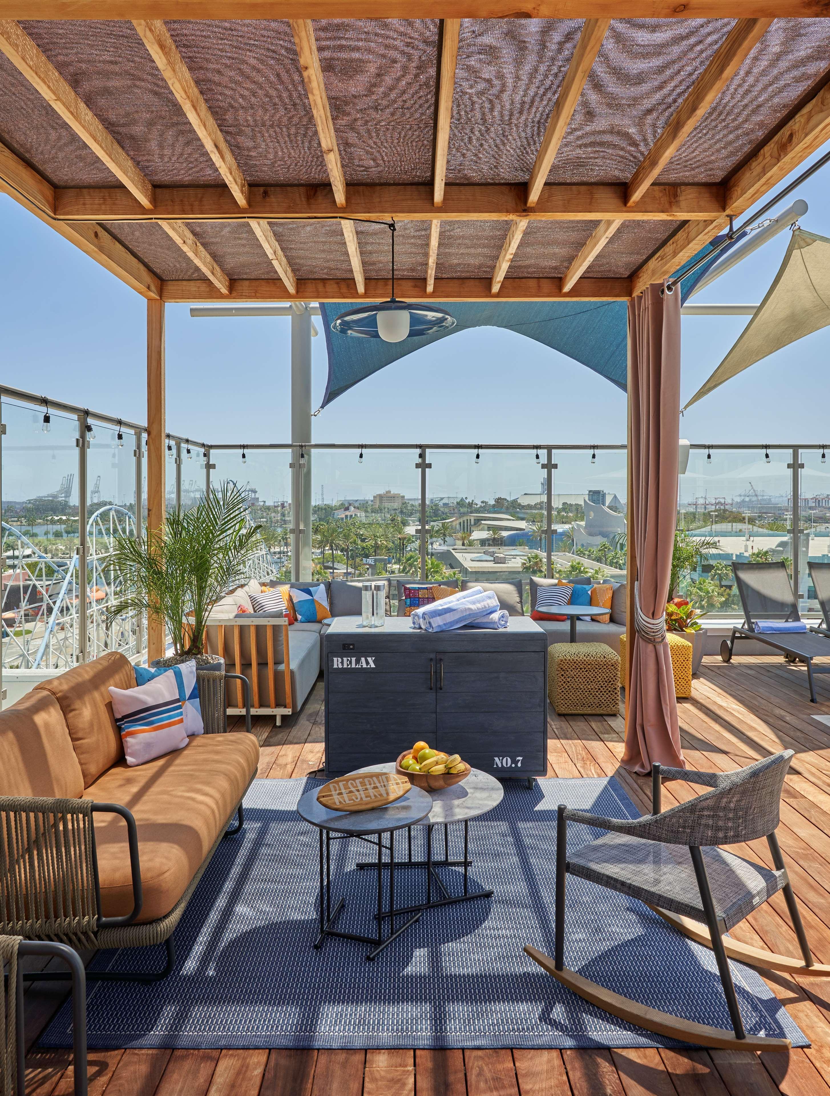 Hyatt Centric The Pike Long Otel 4*