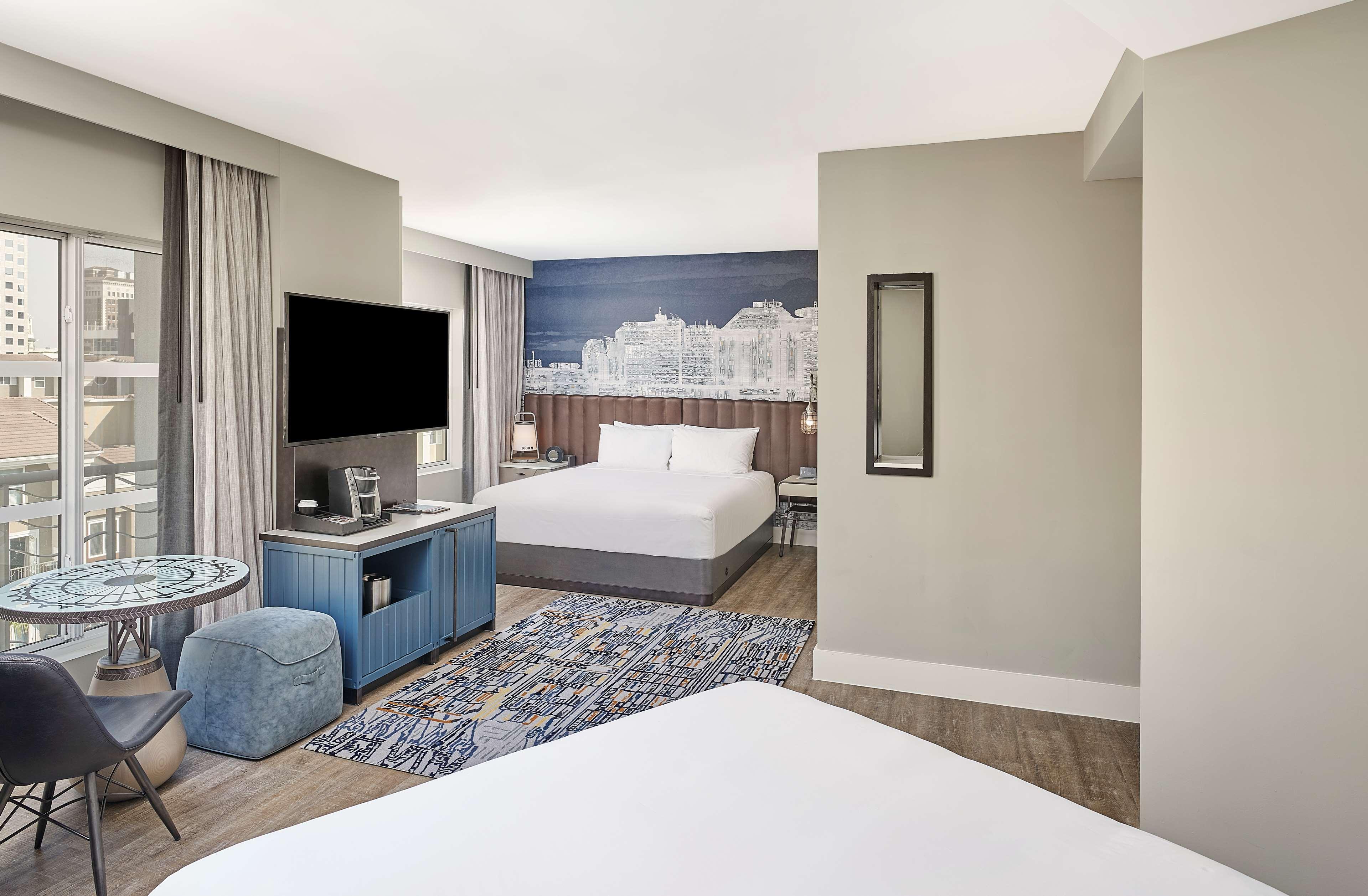 Hyatt Centric The Pike Long Otel 4*