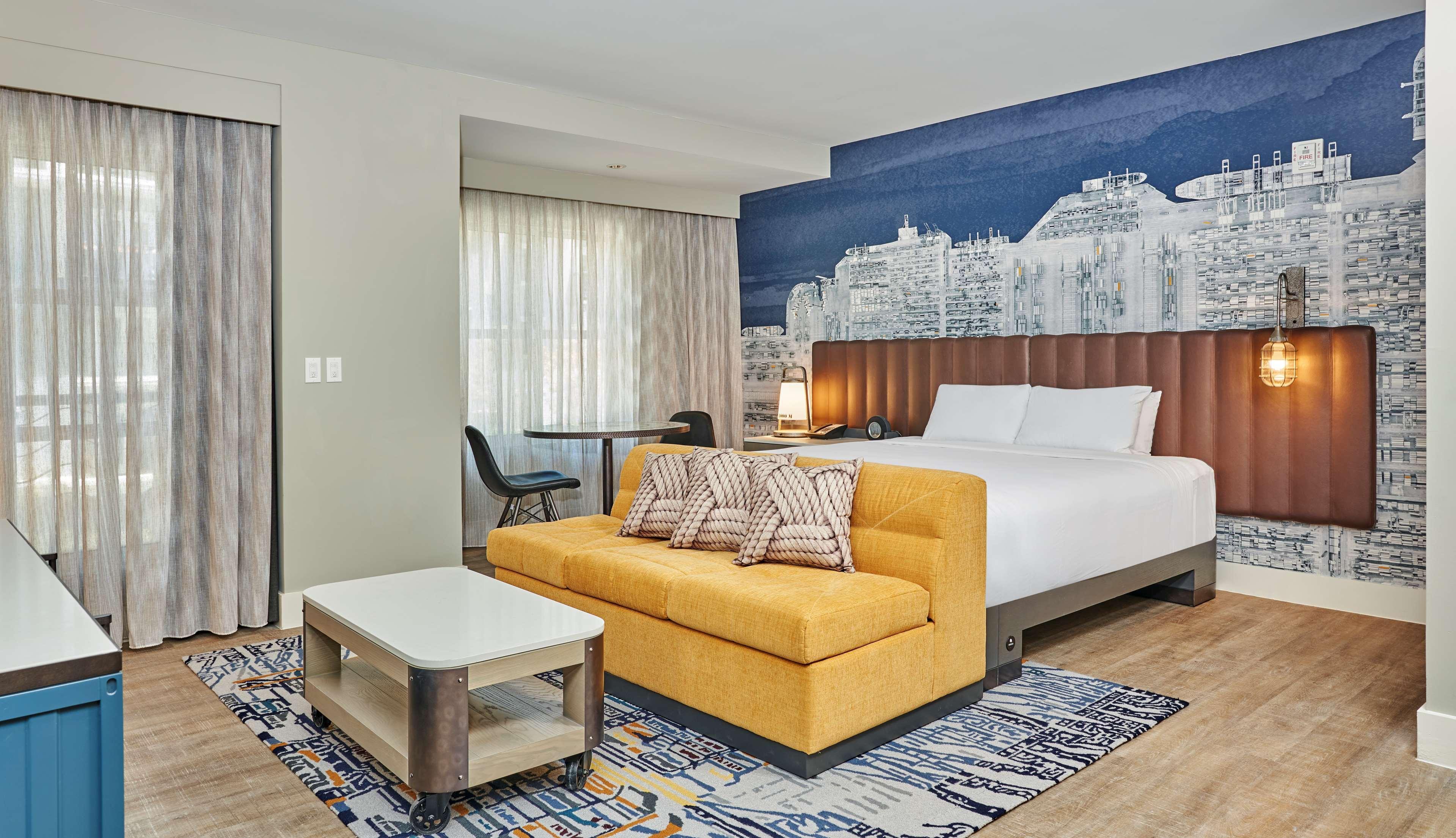 Hyatt Centric The Pike Long Otel 4*