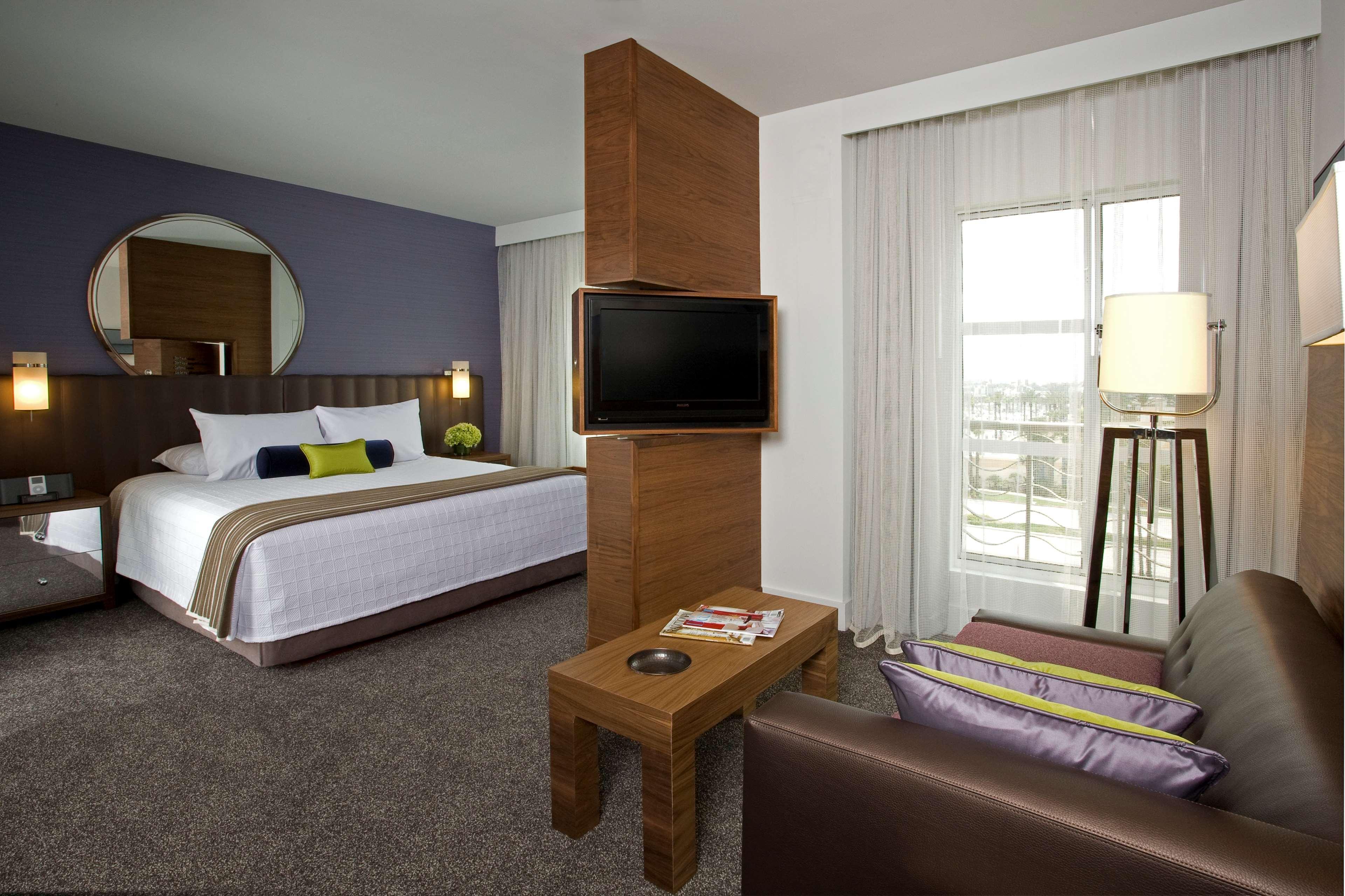 Hyatt Centric The Pike Long Otel