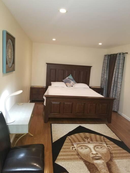 Apartment Beautiful Spacious 2 Bedroom, 2 Bathroom *
