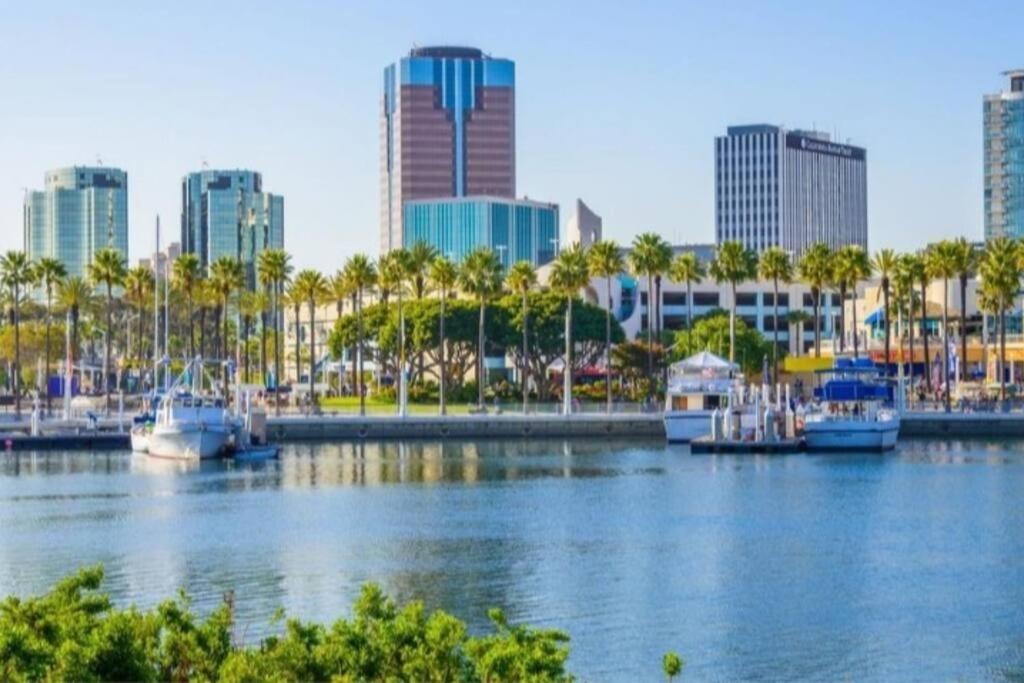 Beautiful Spacious 2 Bedroom, 2 Bathroom Apartment Long Beach