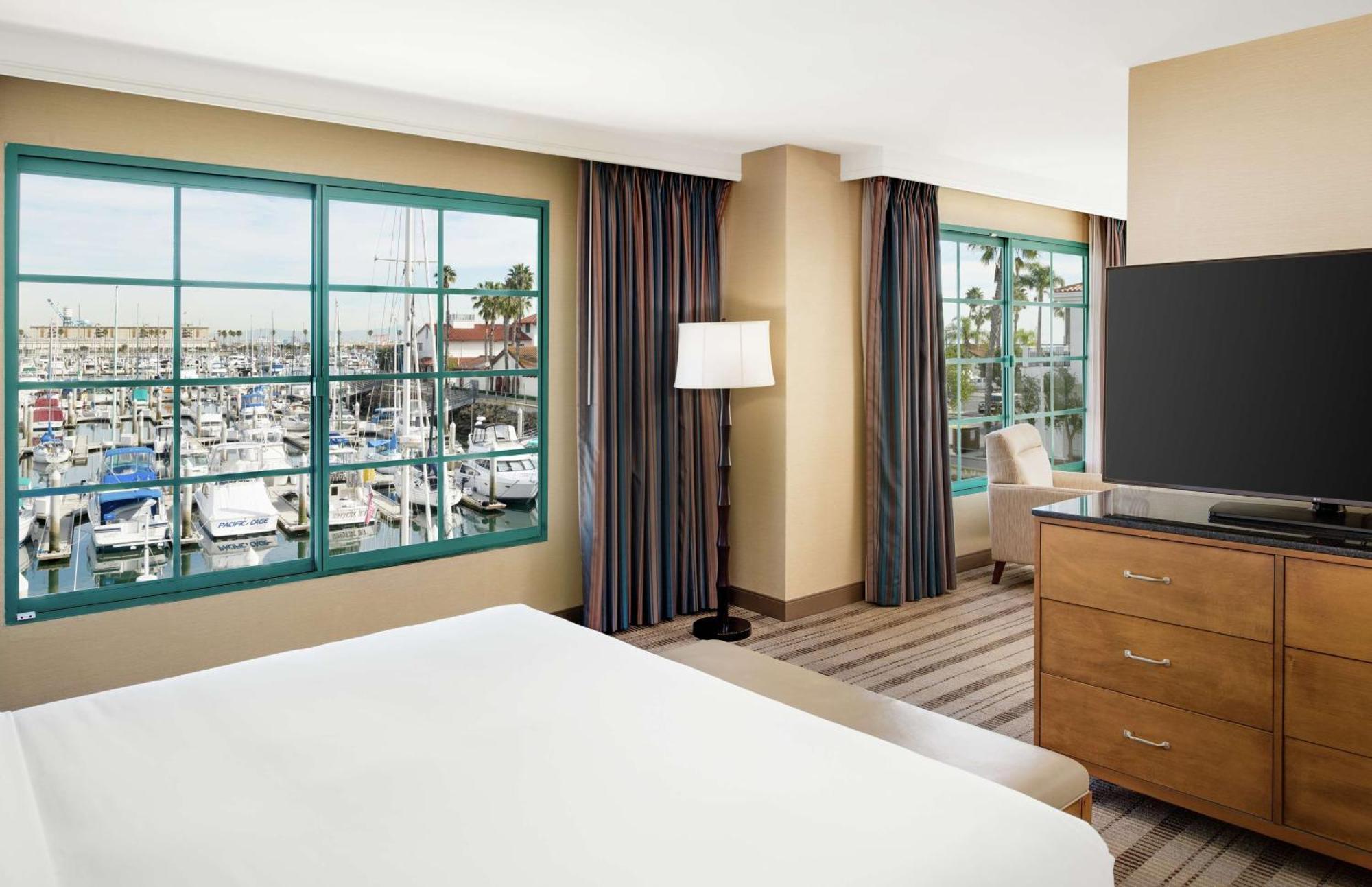 Doubletree By Hilton San Pedro Otel 3*