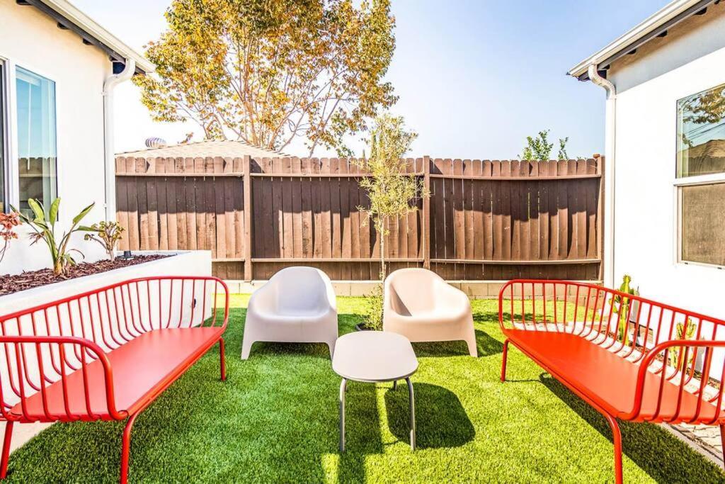 Contemporary Front House W Shared Patio Long Beach