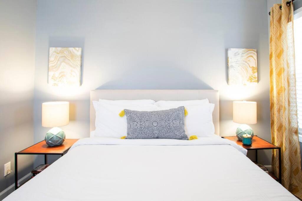 Daire Located In Historic District Mins To Downtown, Beaches & Convention Center