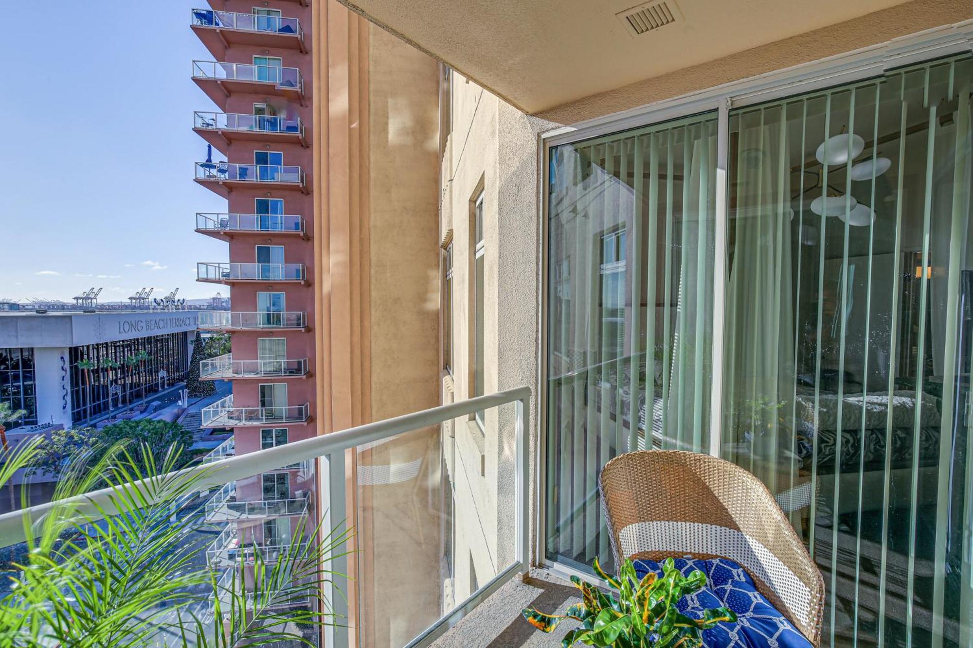 Apartment Luxe Long With Pool 1 Mi To Shoreline! Long Beach