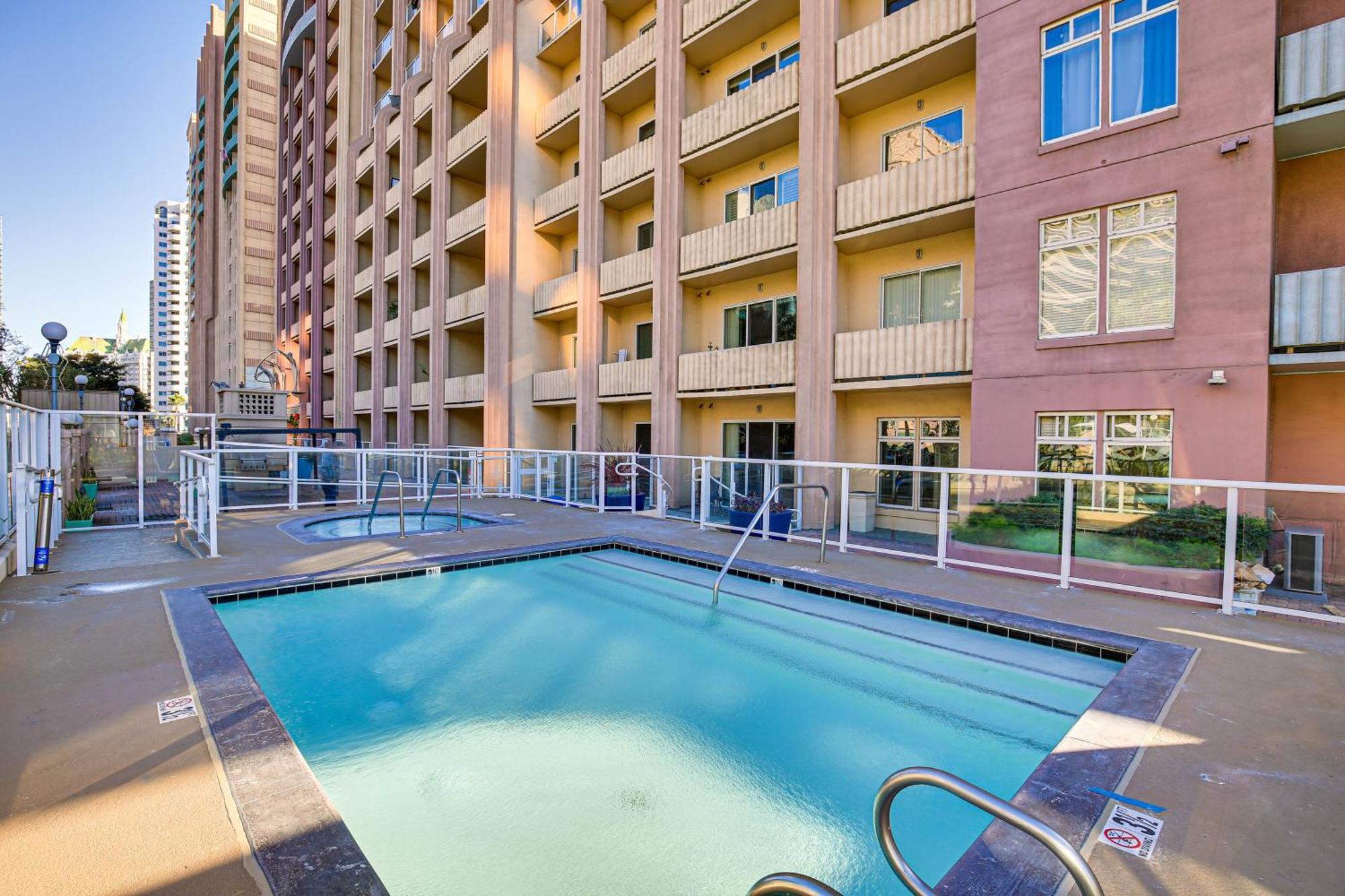 Luxe Long With Pool 1 Mi To Shoreline! *