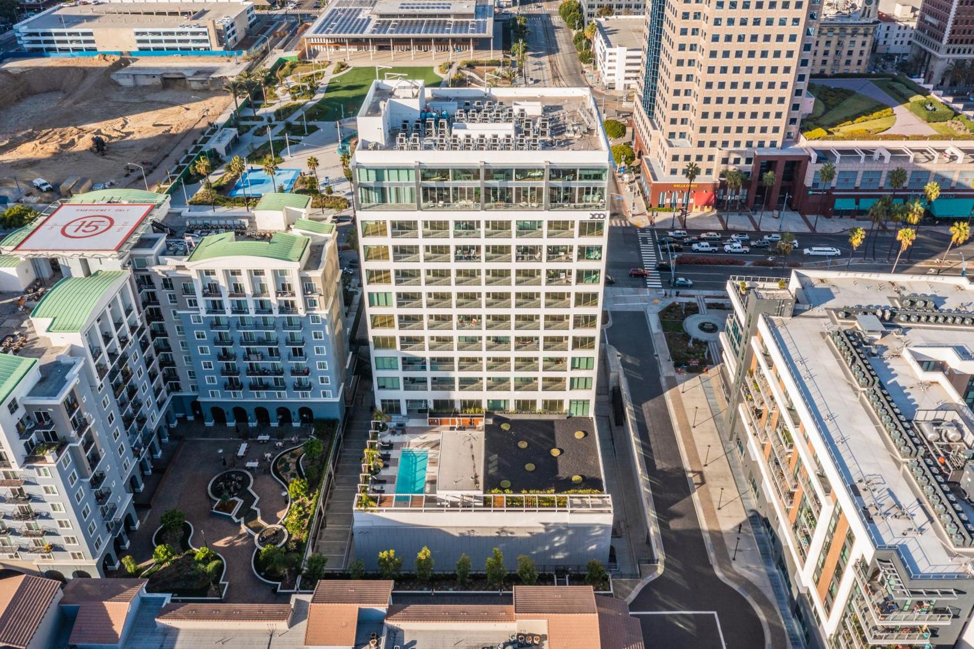 Apartment @ Marbella Lane - Grand 2br W/ & Ocean Views *