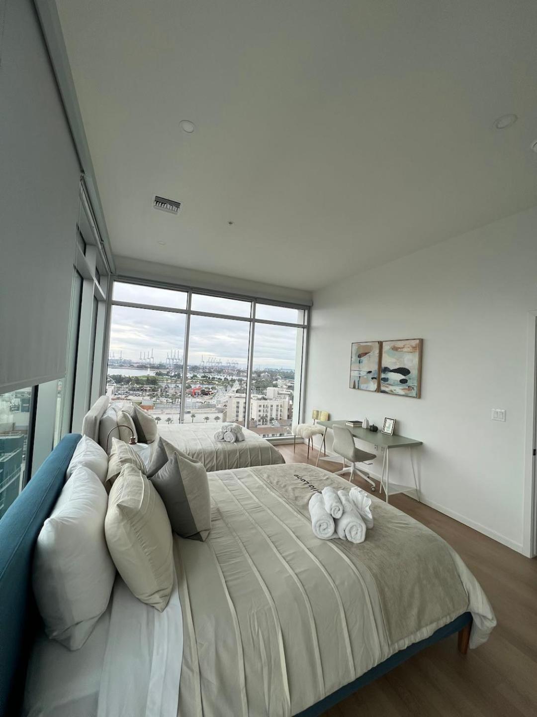 @ Marbella Lane - Grand 2br W/ & Ocean Views Apartment Long Beach