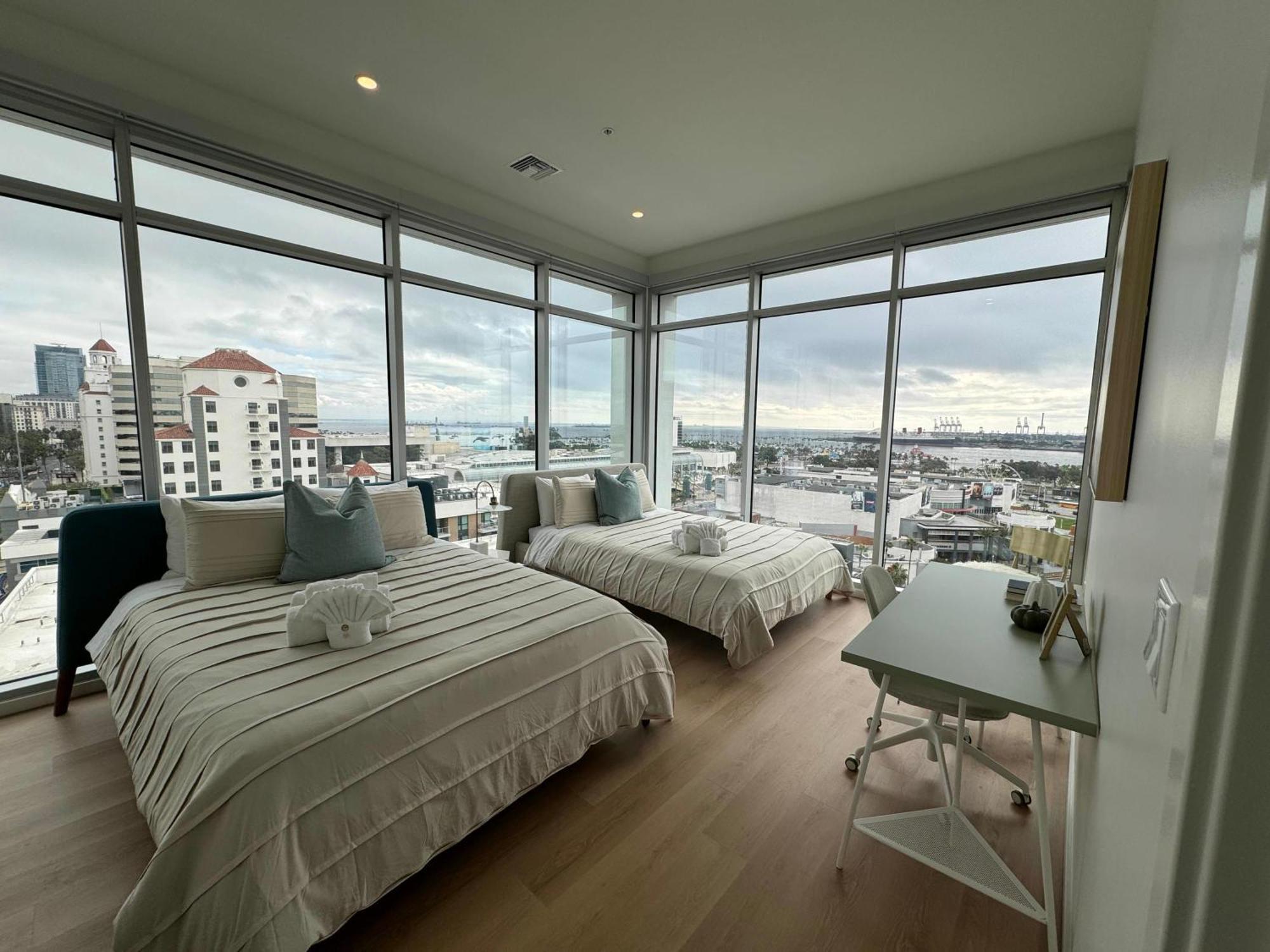 @ Marbella Lane - Grand 2br W/ & Ocean Views Apartment Long Beach