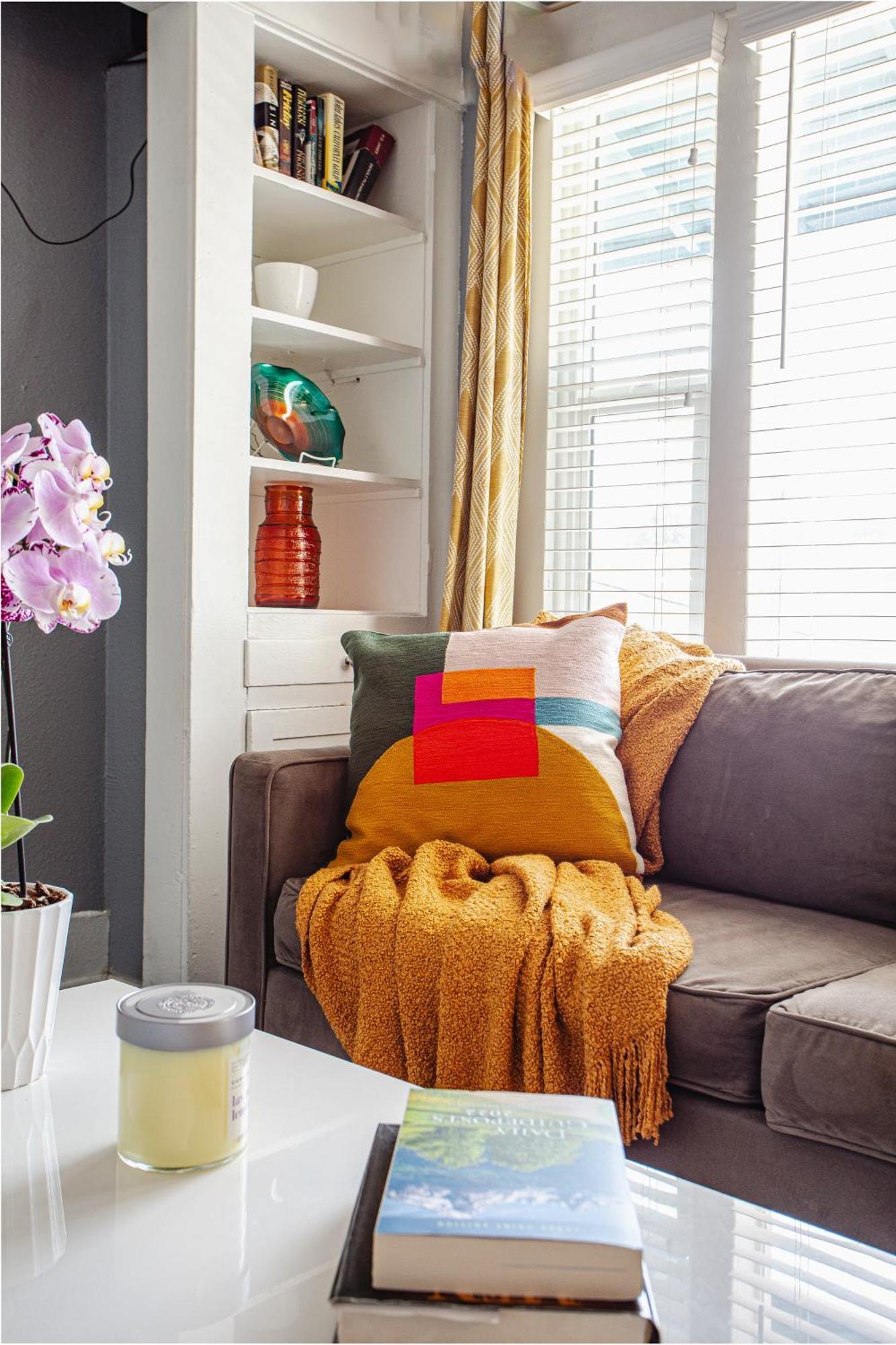 Visit The Beaches And Downtown From Eclectic *