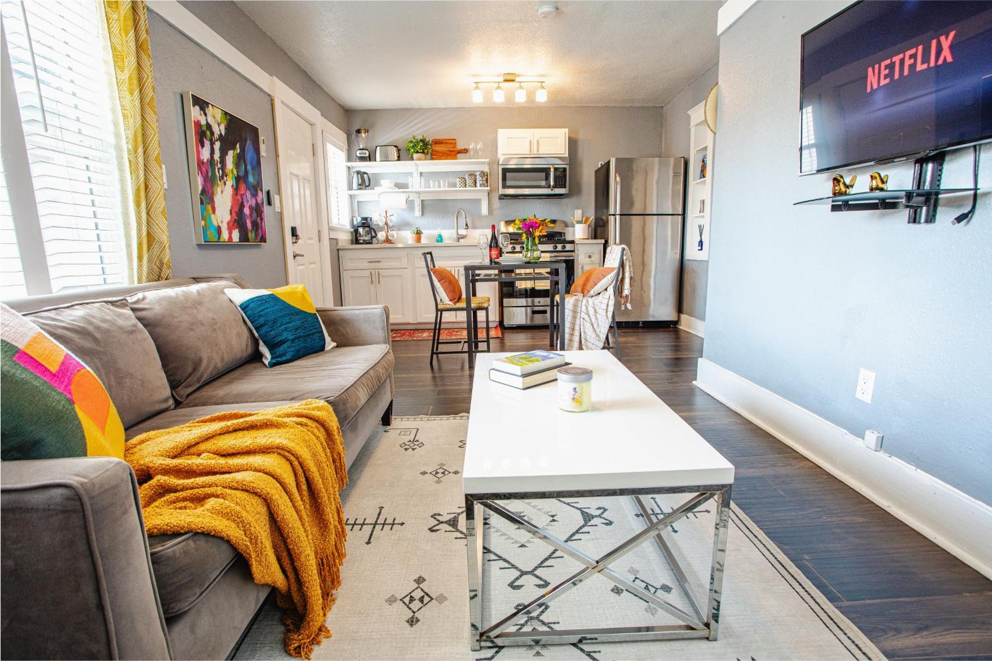 Visit The Beaches And Downtown From Eclectic * Long Beach