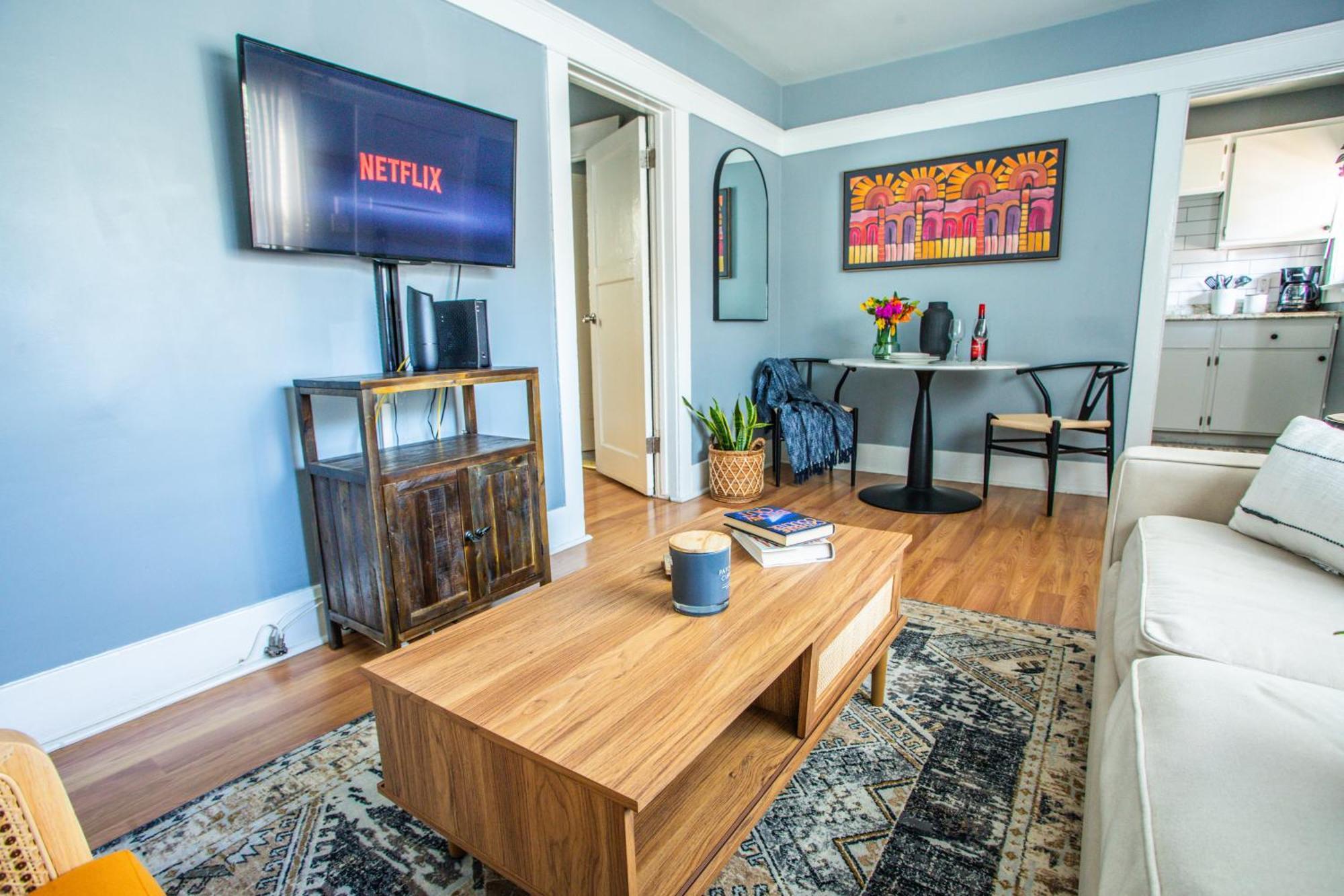 Daire Charming Historic Mins To Convention Center, Beaches And Downtown Attractions