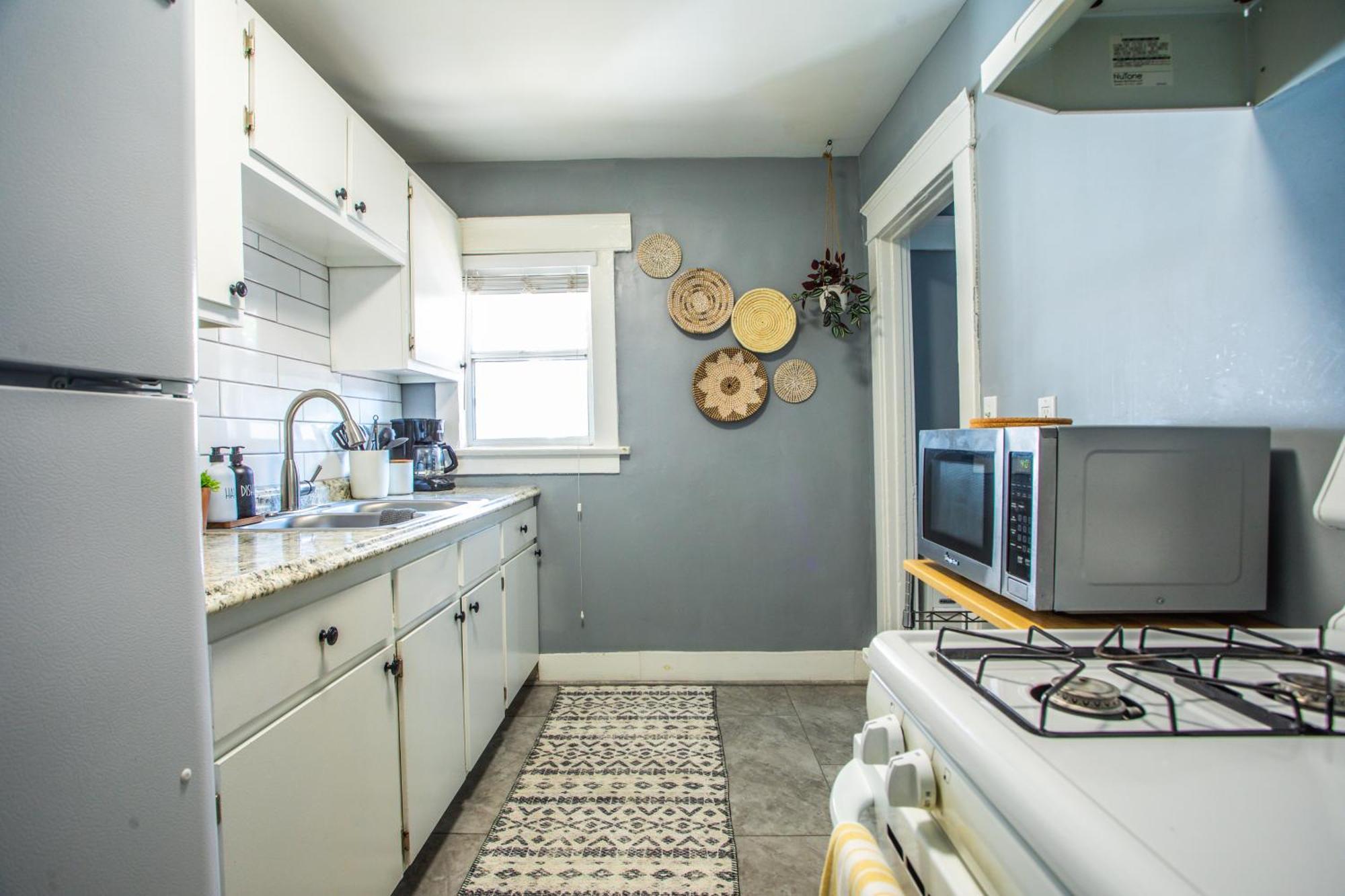 Charming Historic Mins To Convention Center, Beaches And Downtown Attractions *
