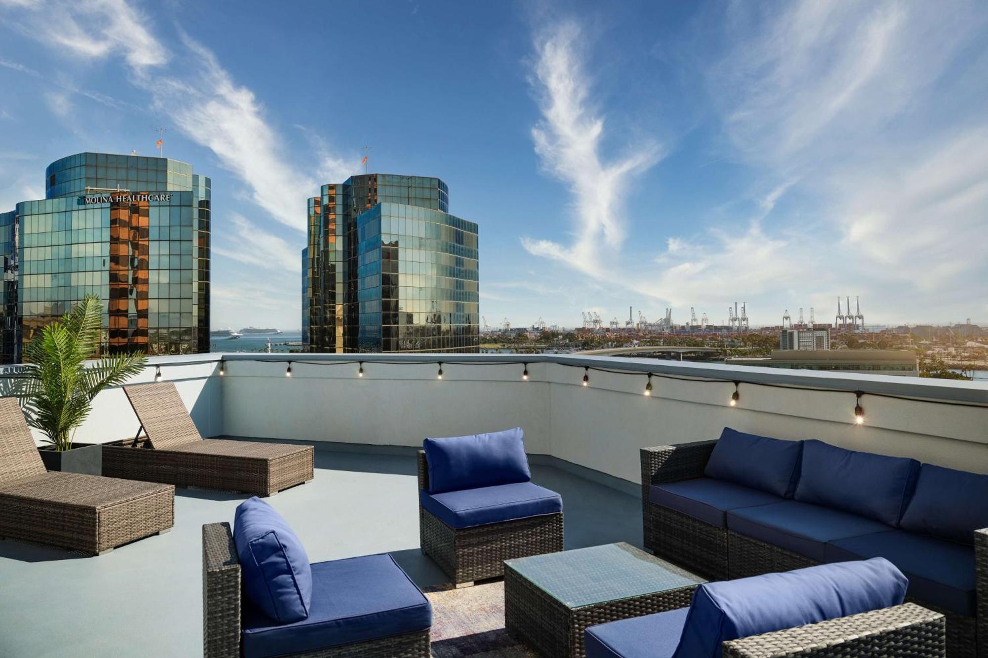 Hilton Long Hotel 3*