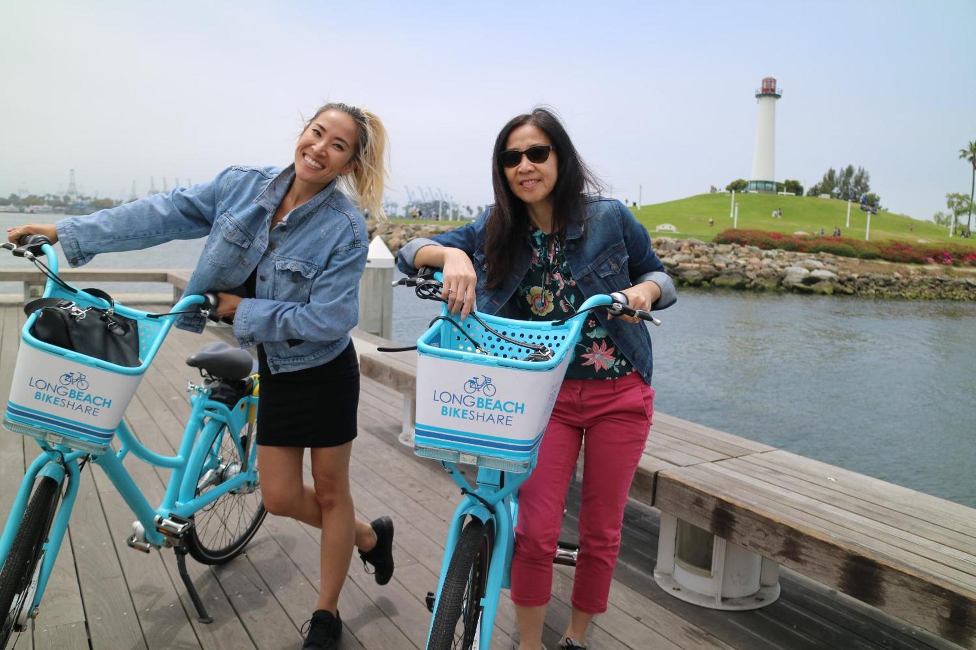 Visit The Beaches And Downtown From Eclectic Apartment