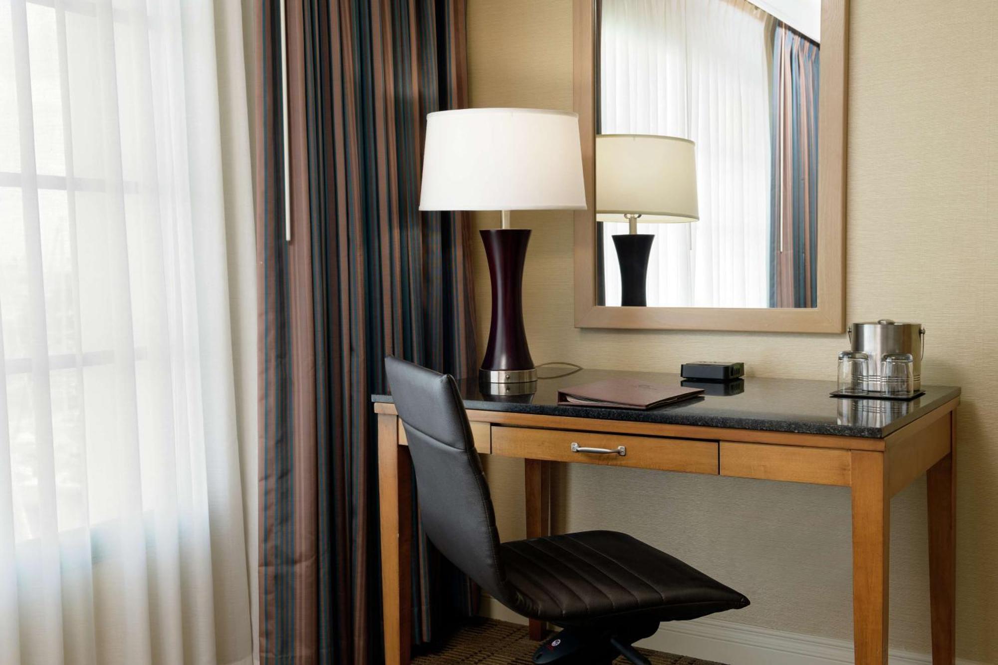 Otel Doubletree By Hilton San Pedro
